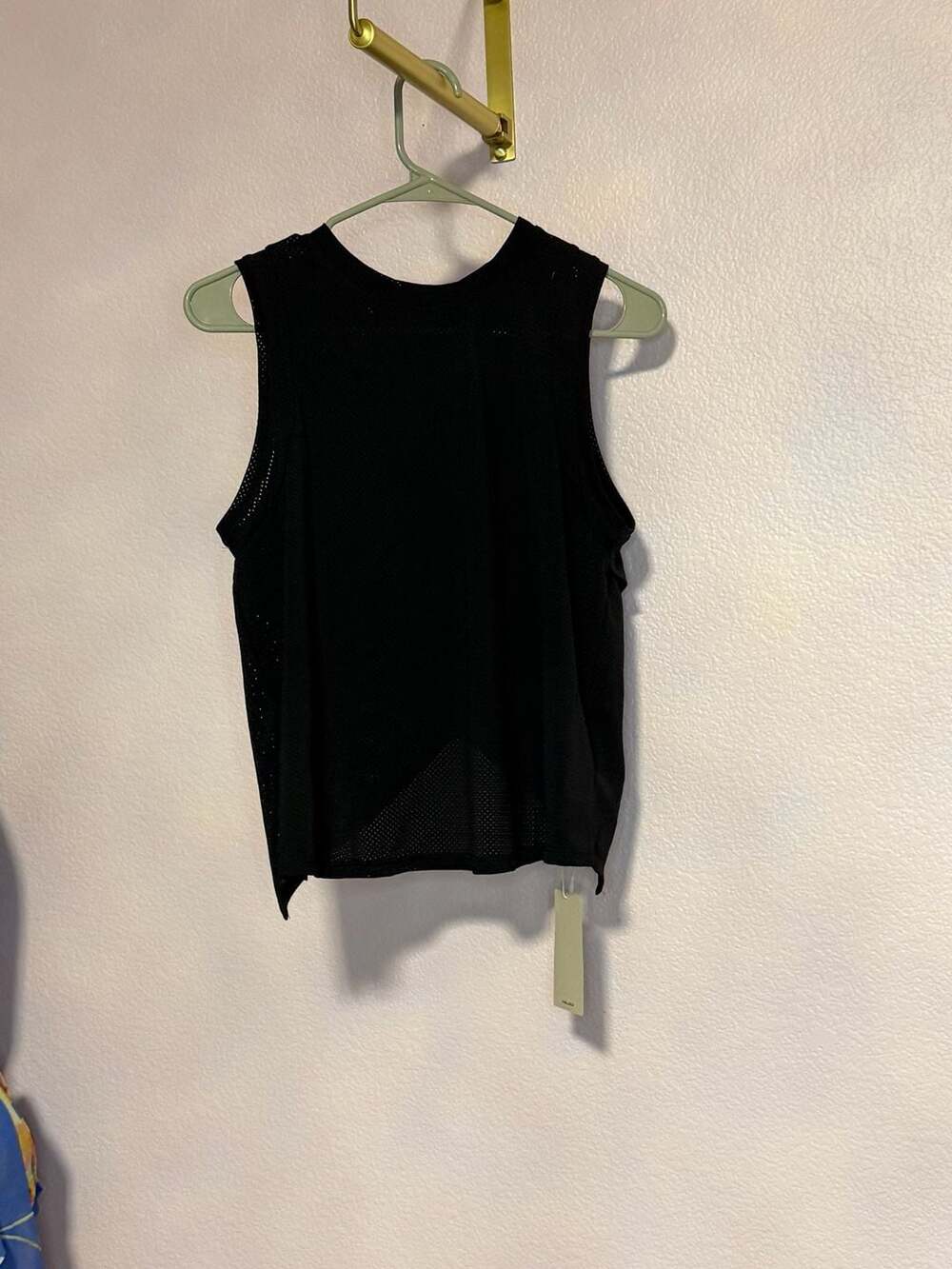 Halara Mesh Tank Top Size M Black Cross Back Athletic